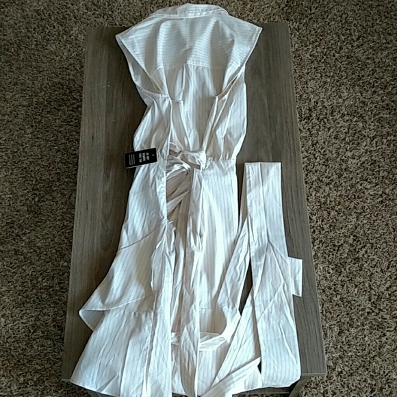Express Striped White Sleeveless Modest Dress - Picture 7 of 8
